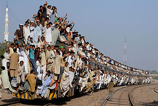 packed-train-pakistan.jpg