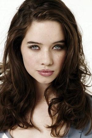 Anna Popplewell