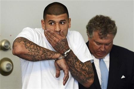 aaron hernandez is an idiot