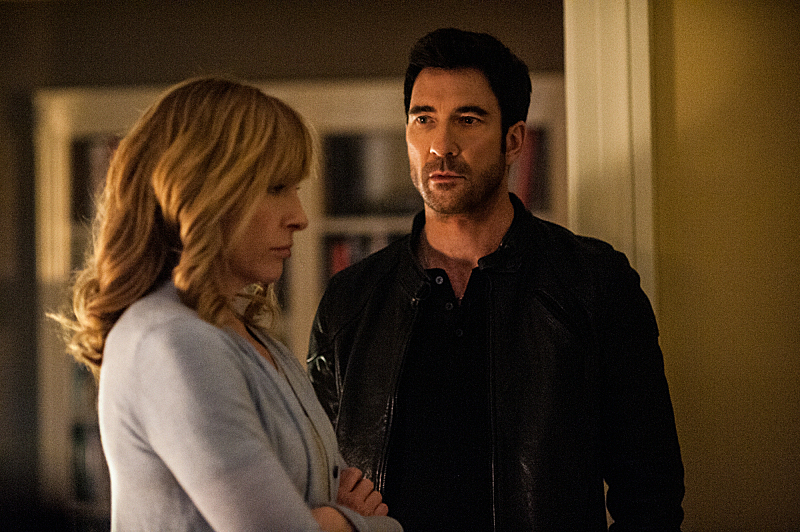 Hostages, Toni Collette, Dylan McDermott