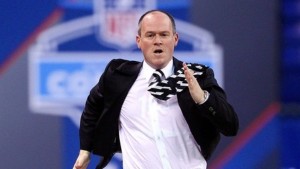 WATCH: Rich Eisen Finally Broke a 6-Second 40-Yard Dash