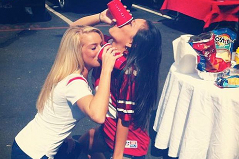 10 Rules for Attending a Football Game with Your Girlfriends