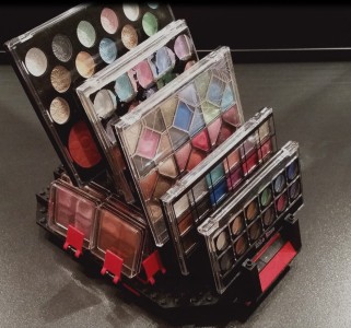 Woman Creates Badass Makeup Displays Out Of Legos