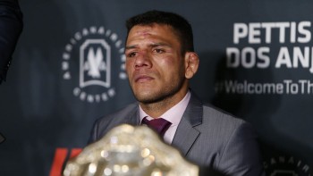 dos Anjos breaks foot, Nate Diaz vs Conor McGregor set for UFC 196